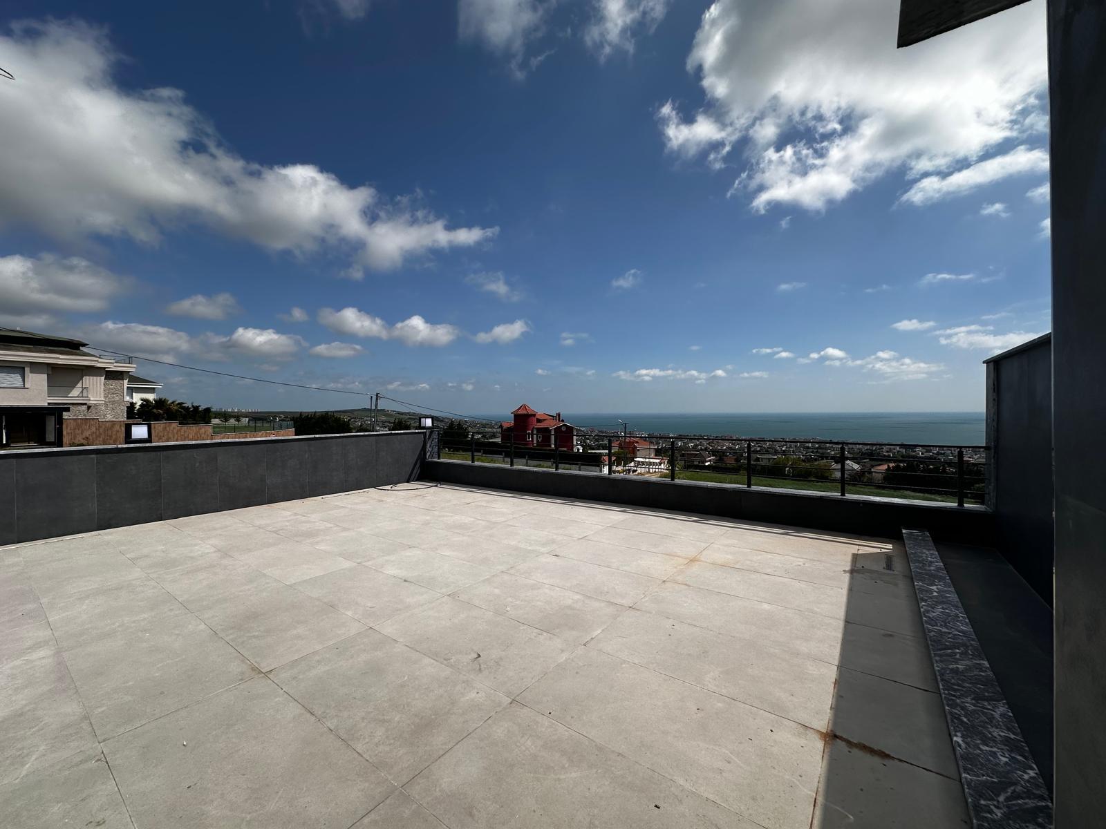 Büyükcekmece 2 Villas For Sale